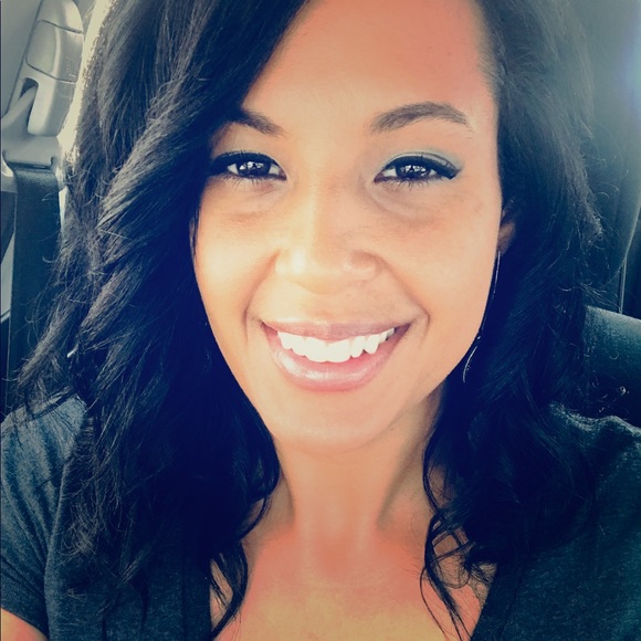 🌸Meet your posher 💕 - Picture 1 of 1